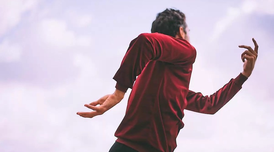 Un niño + for you de Jacob Gómez